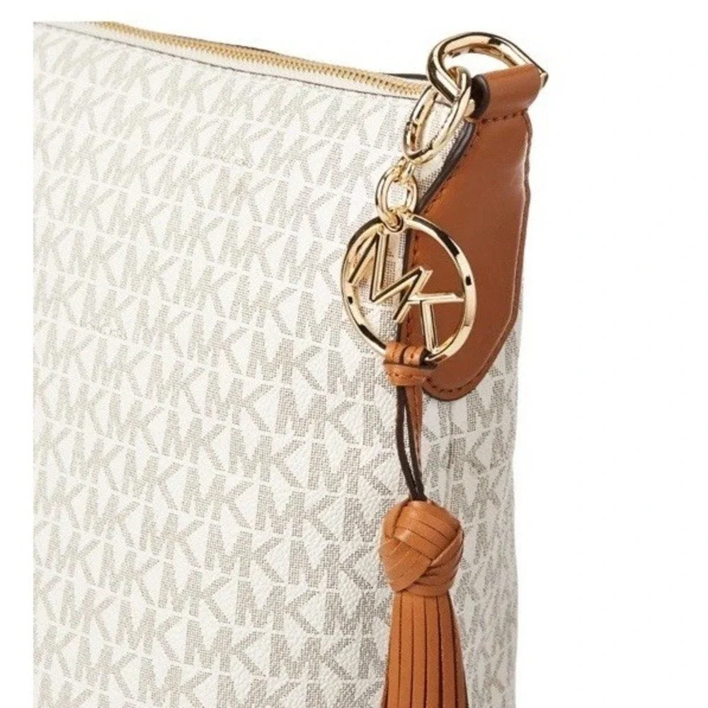 Michael Kors Brooke Medium Bucket‎ Shoulder Messanger Bag Mono Vanilla NWT